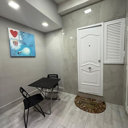Caracciolo Suites 36 Neapel Exterior foto